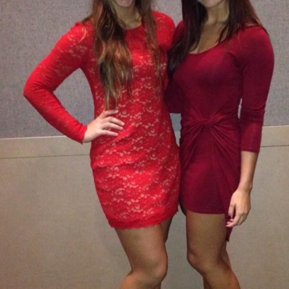 Red dress - Picture 4 of 4